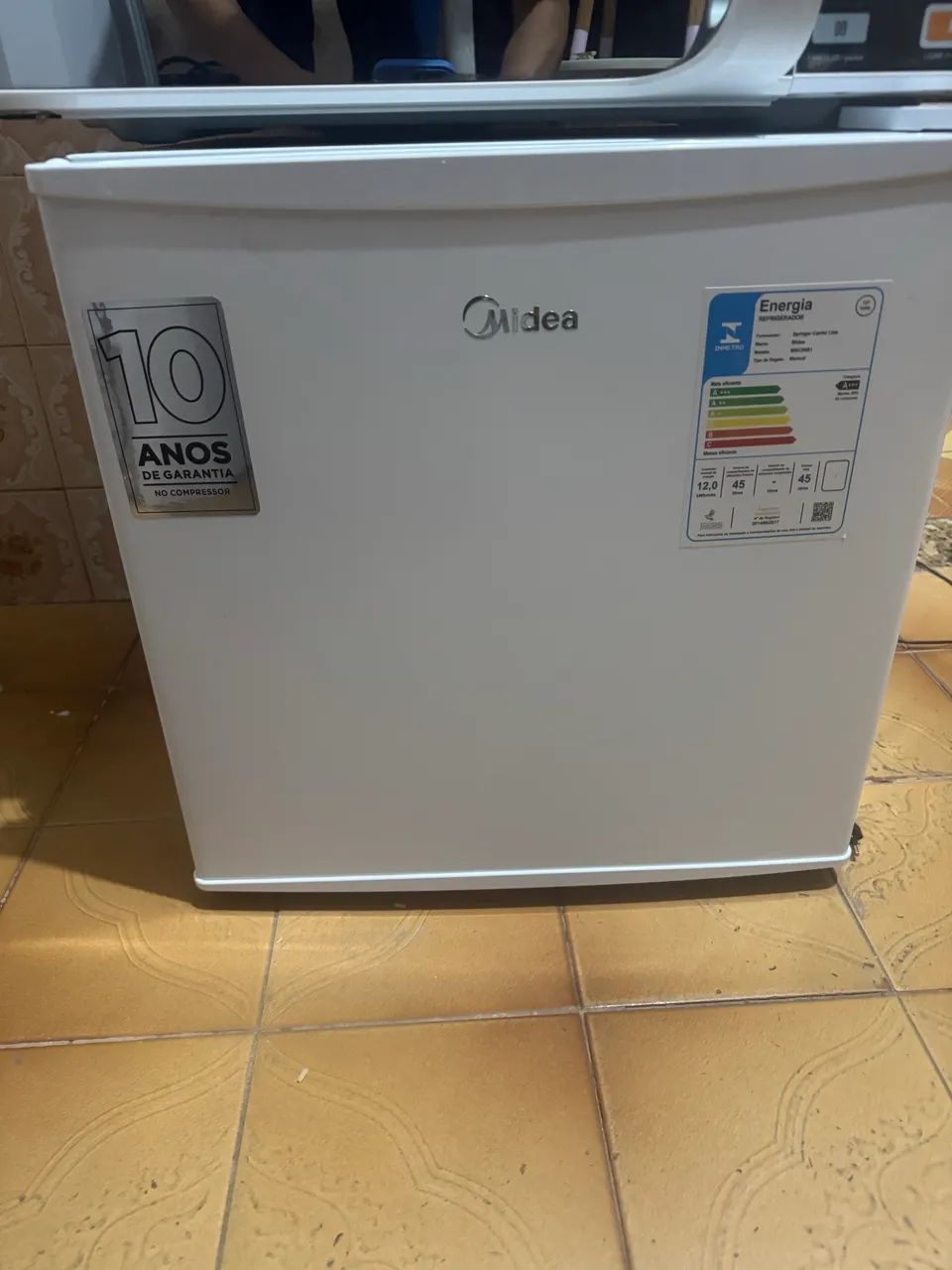 Frigobar Midea de 45 Litros, - Foto 4