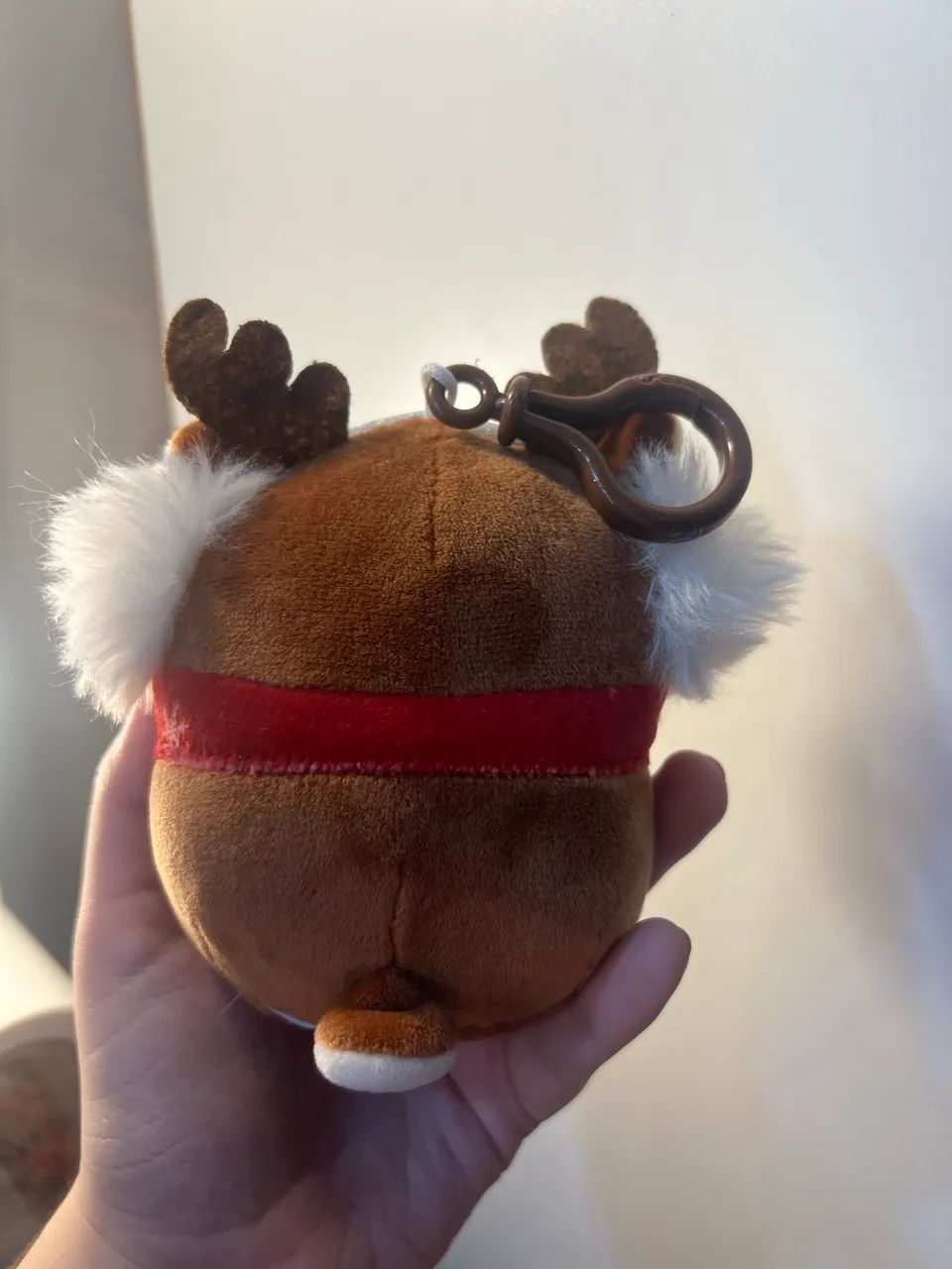 Chaveiro Rena de Natal estilo squishmallow  - Foto 2