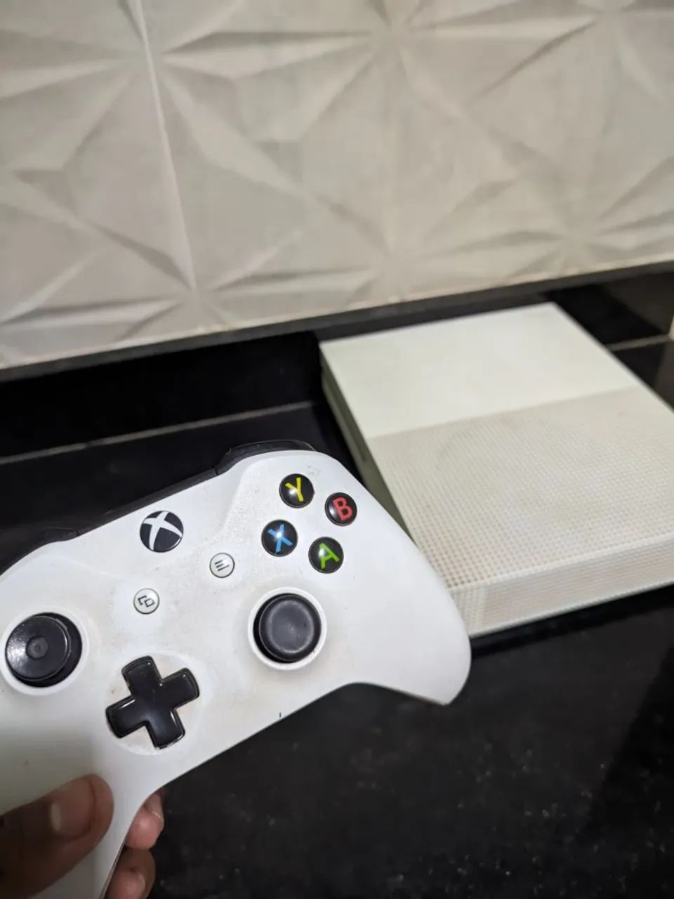 Xbox one S com jogos e 1 controle 