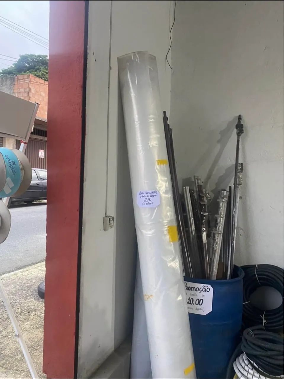 lona transparente reforçada com 8 de largura 