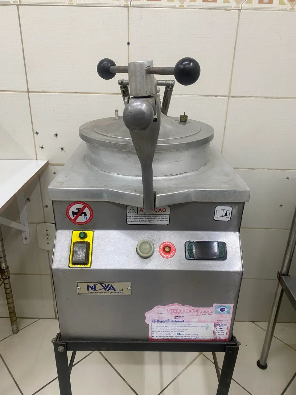Fritadeira de Frango a Pressão BCK 6000w l Estado de Nova - Foto 5