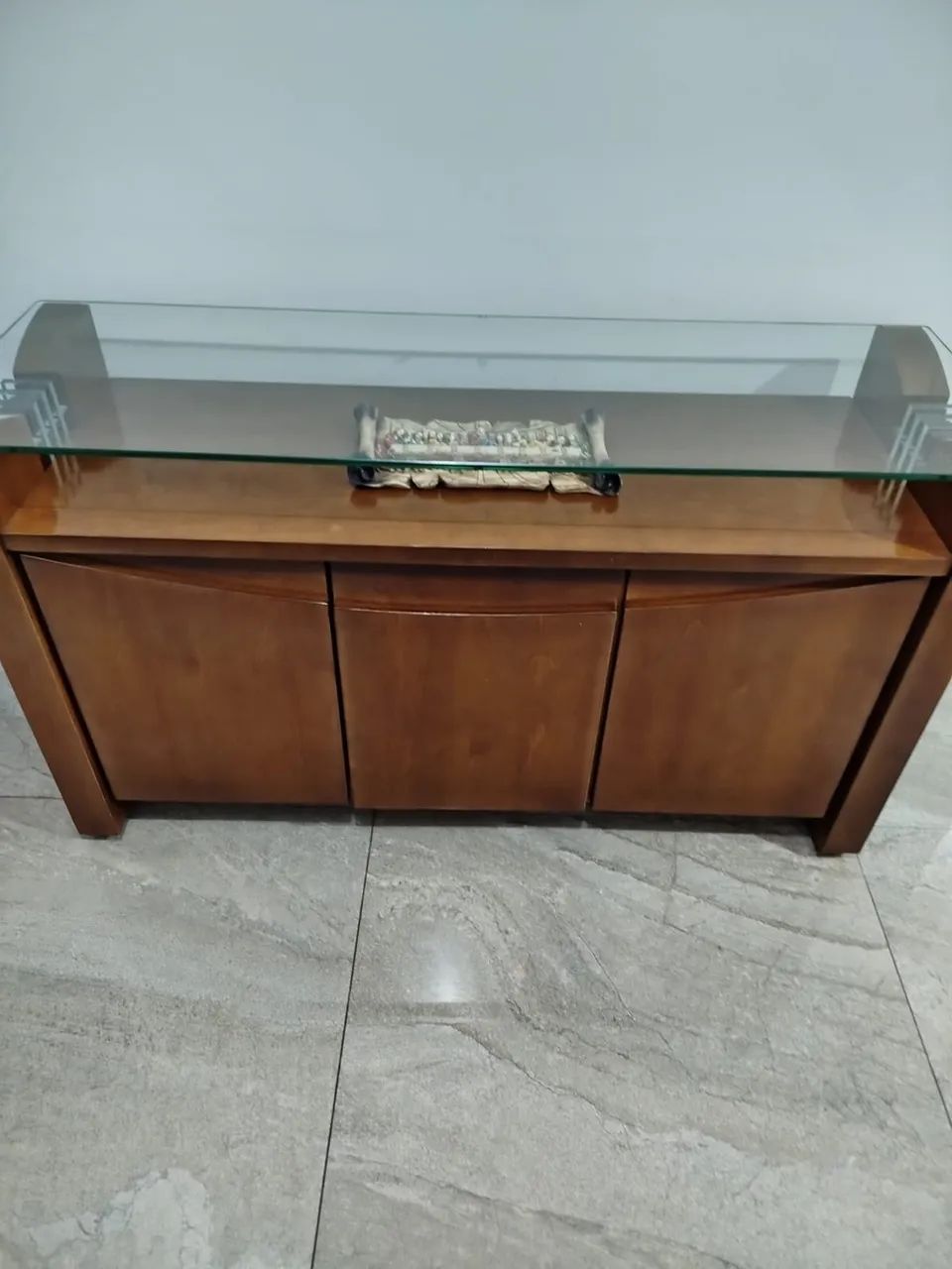 Buffet em mogno para sala de jantar 