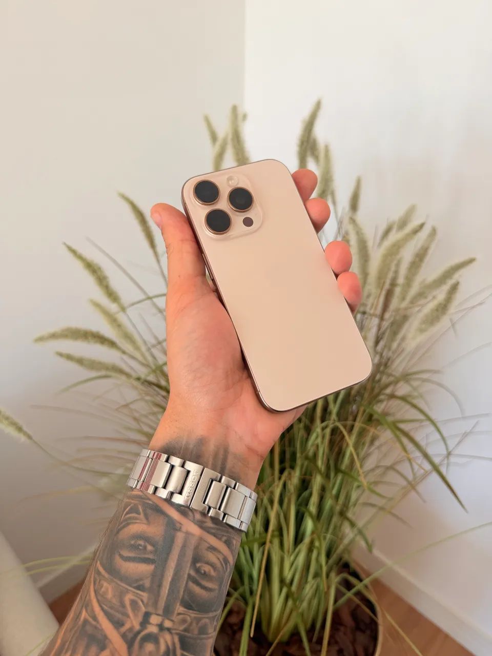 iPhone 16 Pro Titânio Desert 