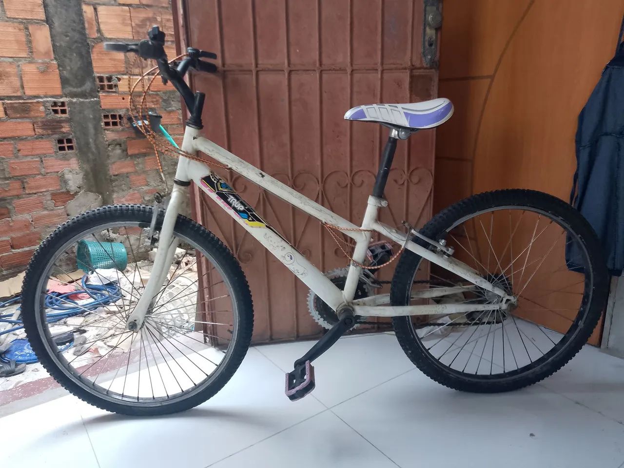 Bicicleta feminina com marcha  - Foto 2