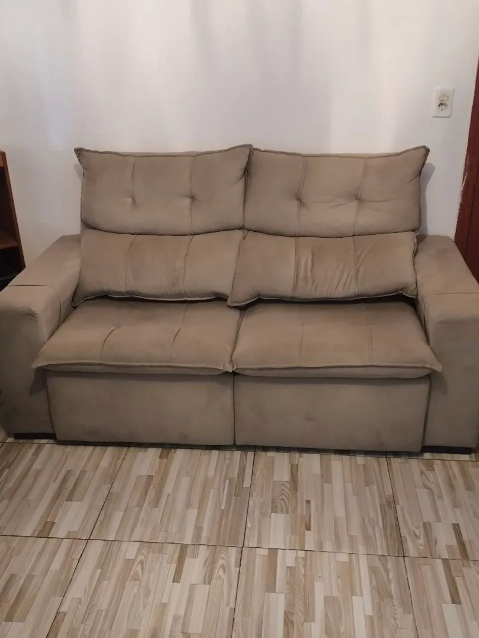Sofa semi-novo retrátil 
