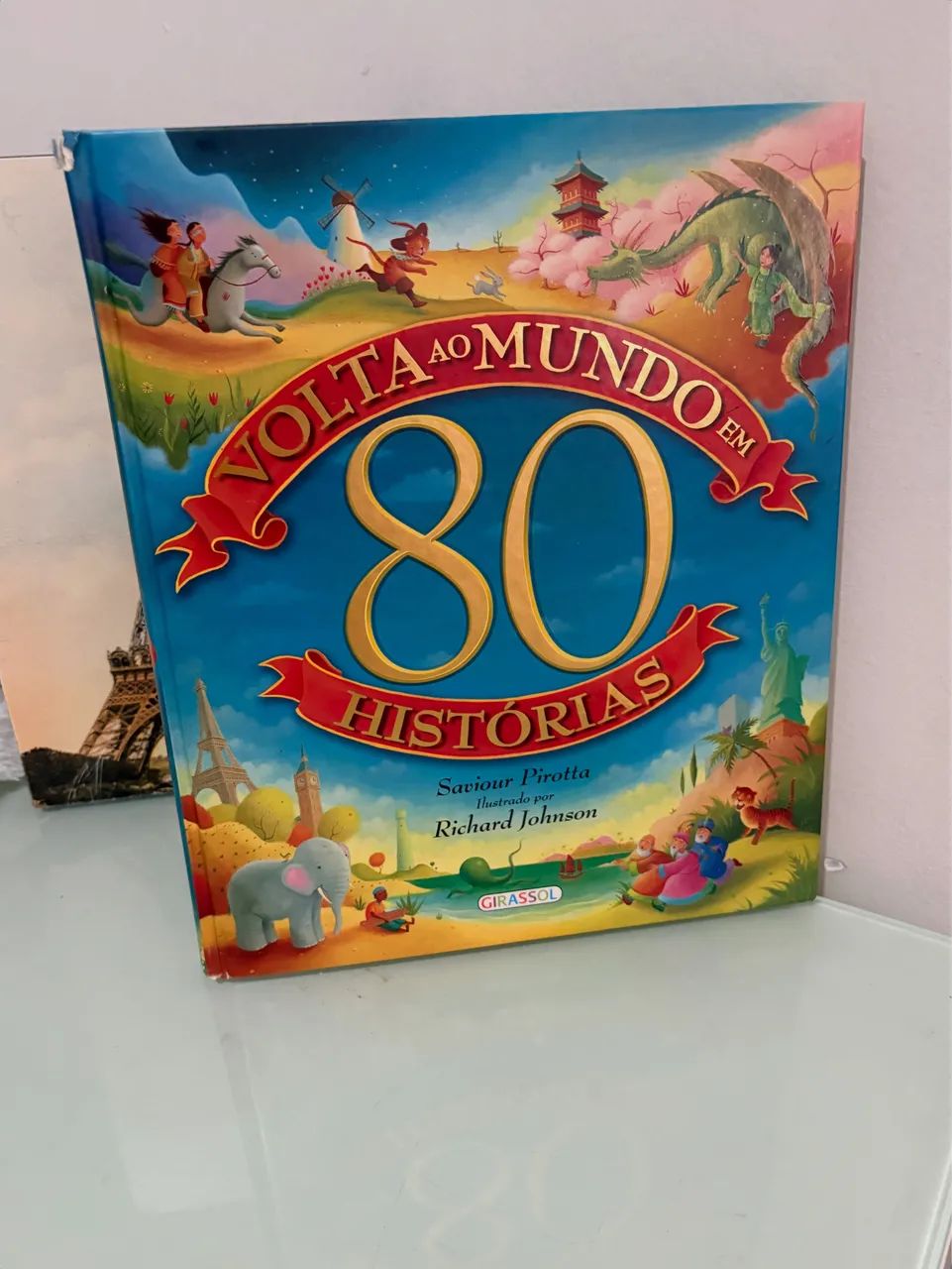 Livro infantil ?Volta ao Mundo em 80 Histórias