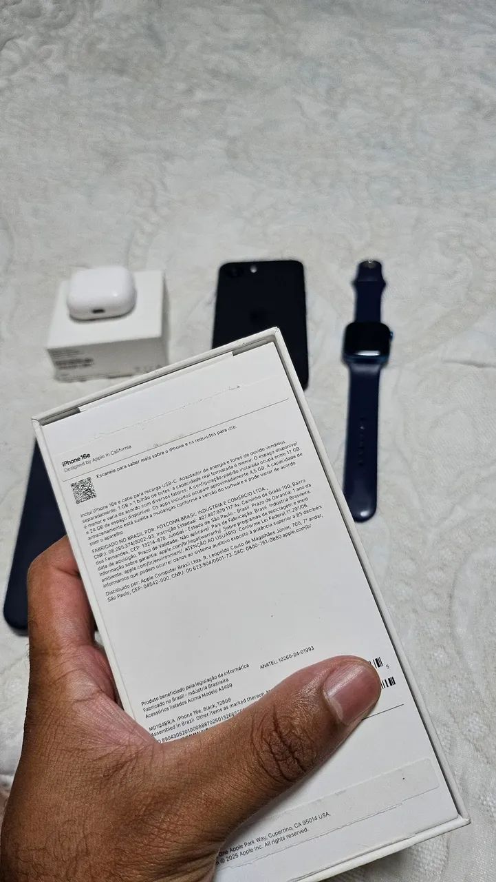 Vendo ou troco Iphone 16E 128gb +acessórios  - Foto 4