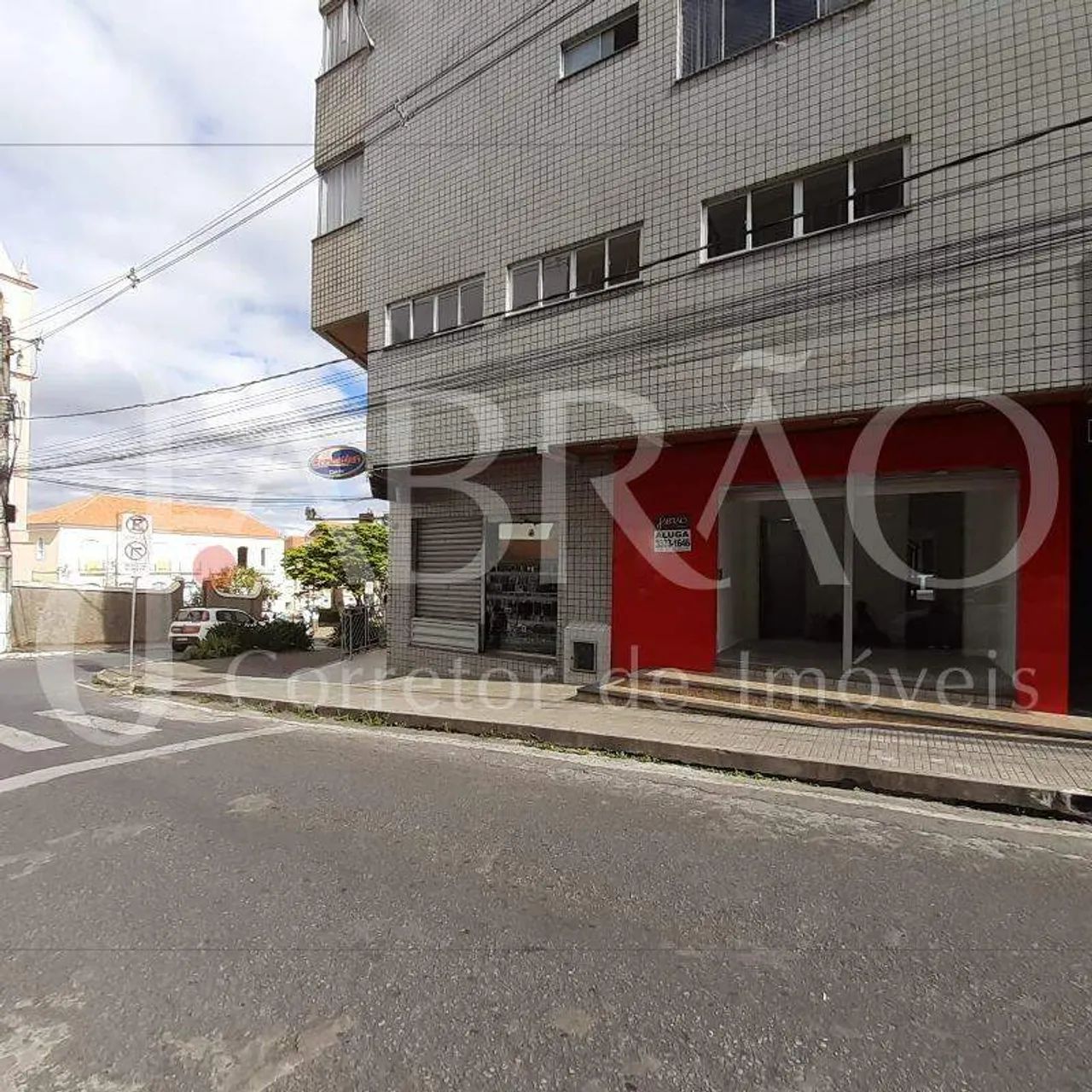 Loja com sobreloja no Centro de Barbacena