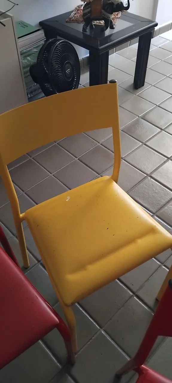 Vendo 6 cadeiras usadas