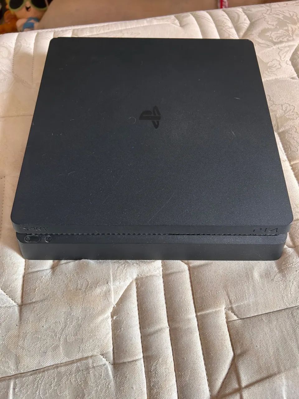 PlayStation 4 - Slim (2 controles e gta5) - Foto 4