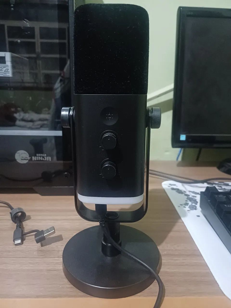 Microfone dinâmico Fifine AM8