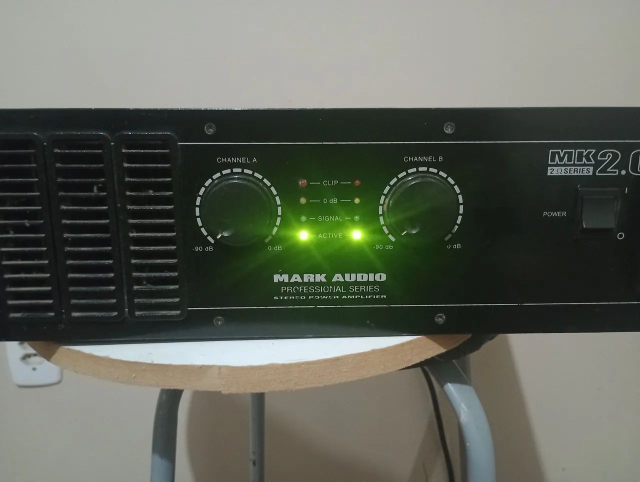 Amplificador Mark  áudio Mk2.0-funcionando