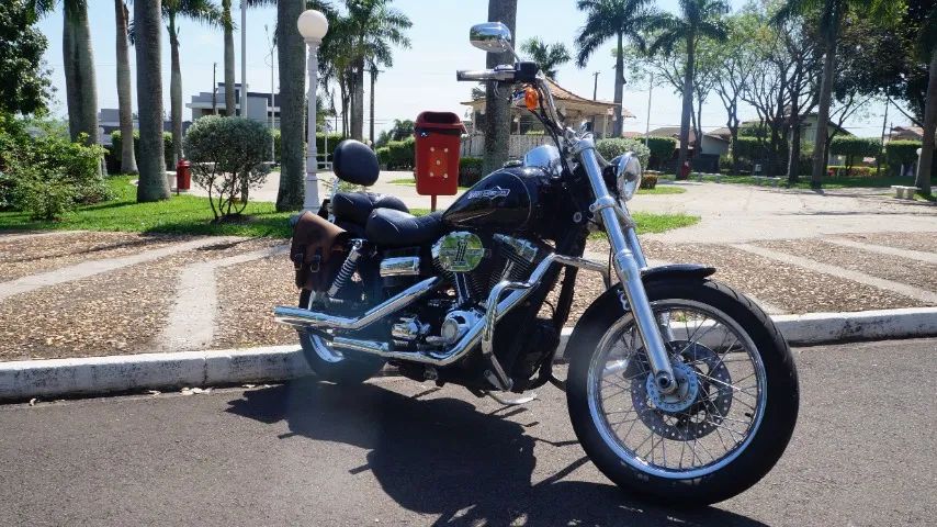 Harley-Davidson Dyna Super Glide Custom 2011 - 51.700 km - Foto 3