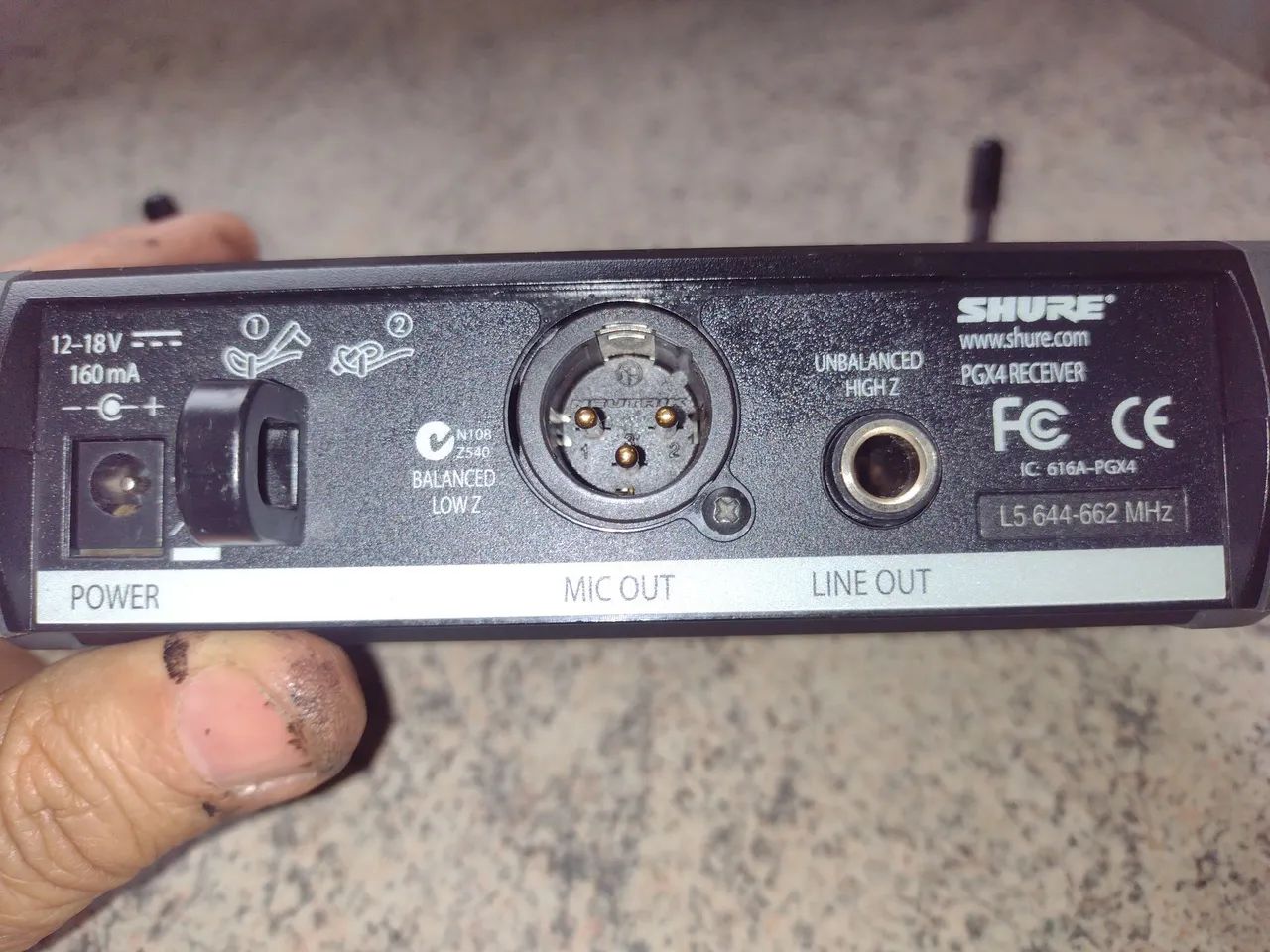 MICROFONE SEM FIO SHURE PGX4 (SÓ BASE) - Foto 2
