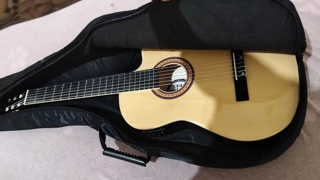 Violão elétrico 