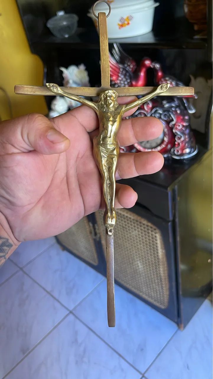 Lindo crucifixo antigo em bronze - Foto 2