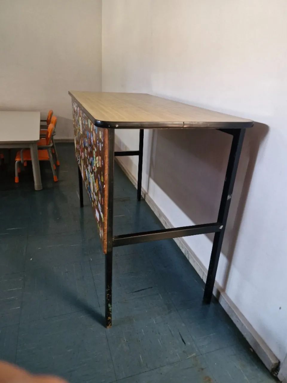 Mesa Bancada Alta Multiuso com Estrutura de Ferro e tampo de Madeira - Foto 3
