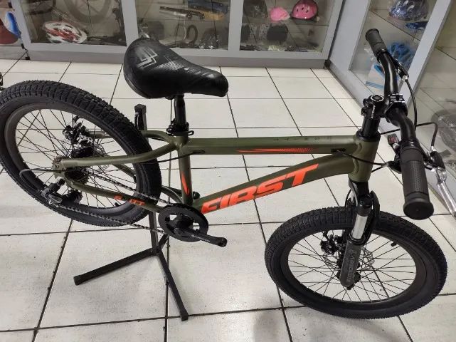 MTB infantil aro 20" alumínio 7V First modelo Smitt nova com suspensão e freios a disco. - Foto 5