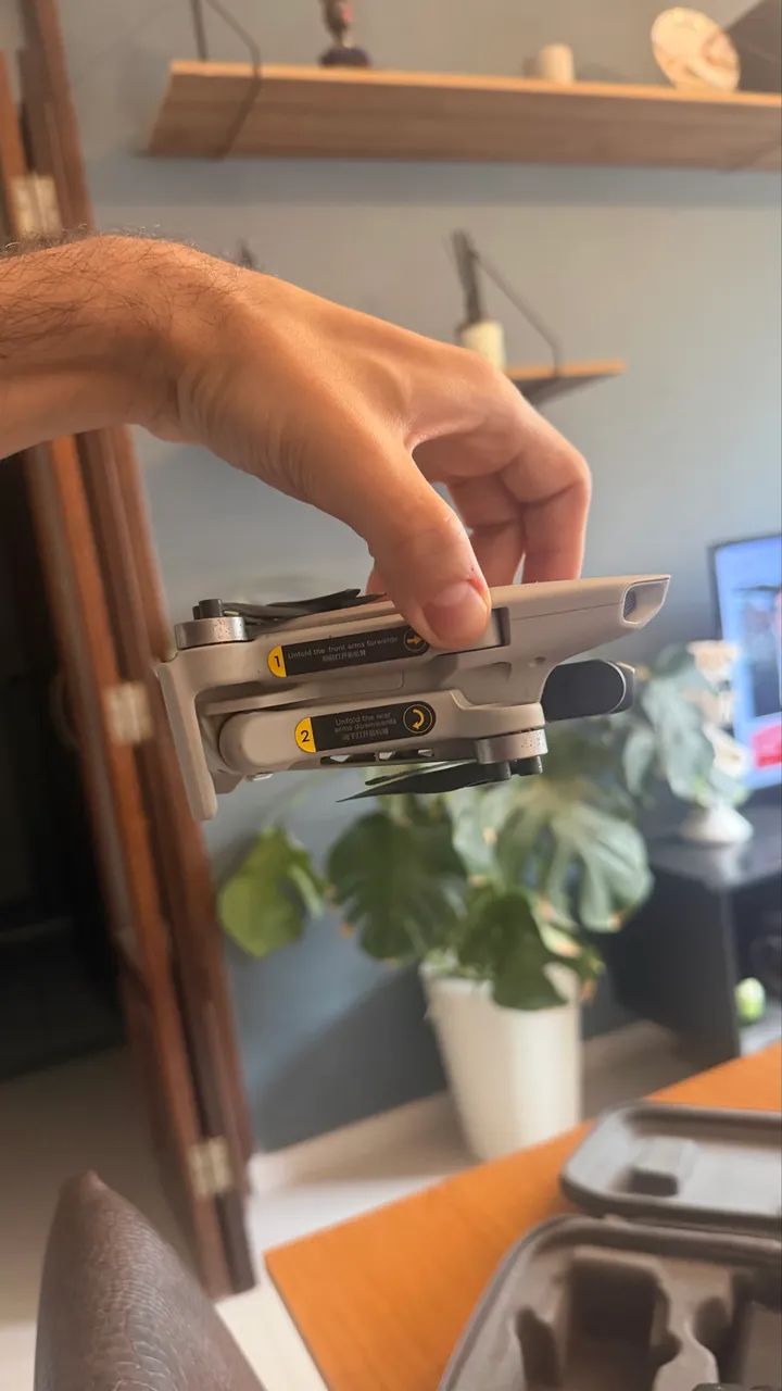 Drone DJI Mini SE Fly More Combo com Câmera 2.7K, GPS e 3 Baterias - Foto 2