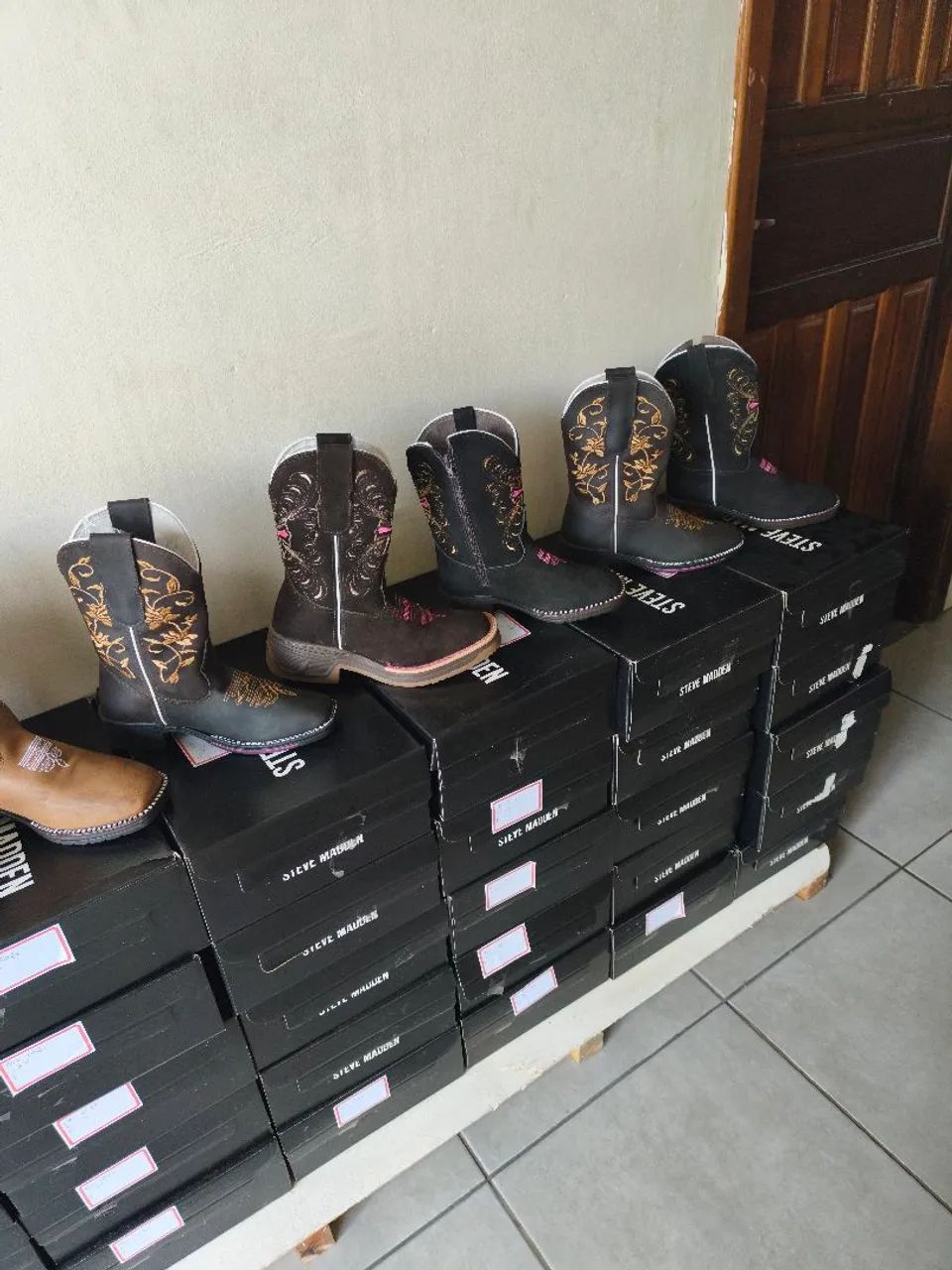 Botas masculinas e femininas  - Foto 4