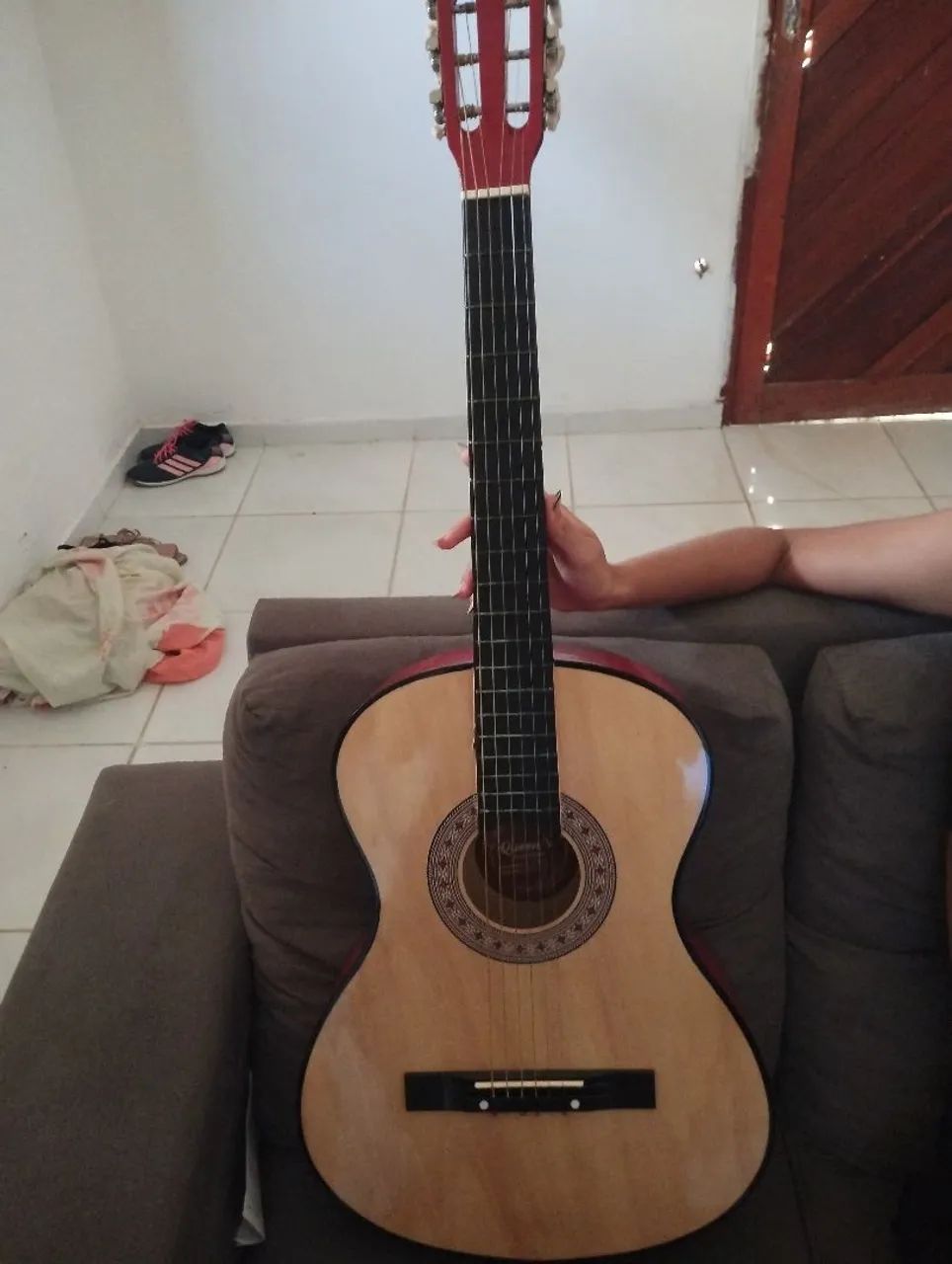 Violão quuens ótimo estado 