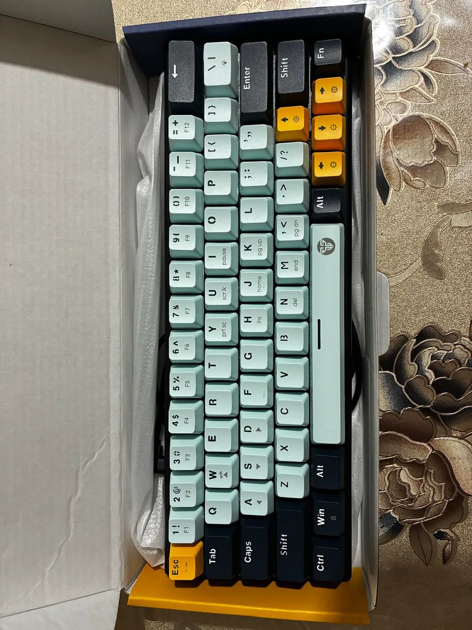 Teclado Mecânico FANTECH ATOM 63  - Foto 2