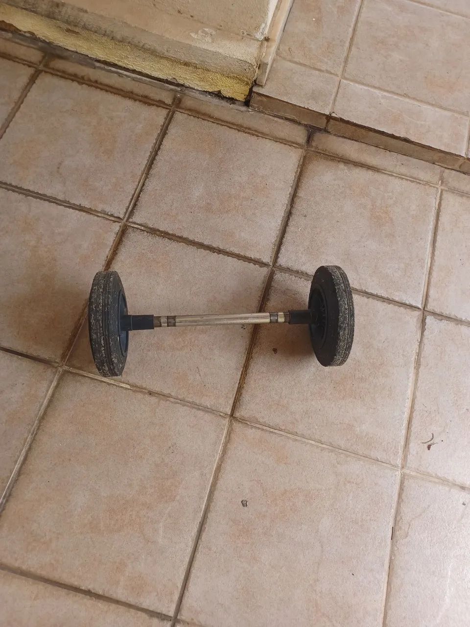 Roda com eixo.tel *.valor 29,00