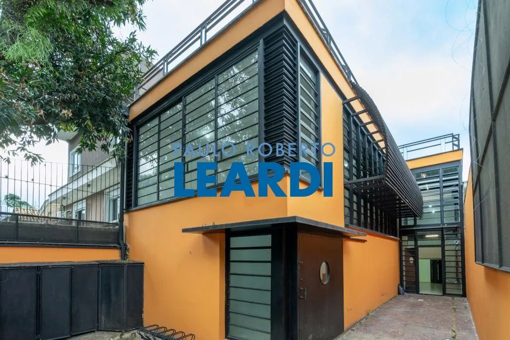 CASA ASSOBRADADA - VILA MADALENA - SP