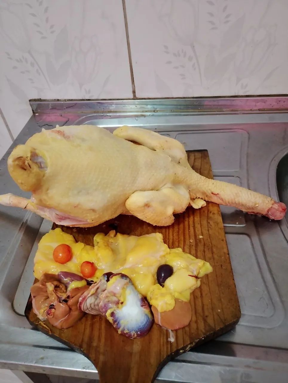 Galinha caipira mais dê 2 kilos 70 reais retirada na passarela dó metro água branca  - Foto 5