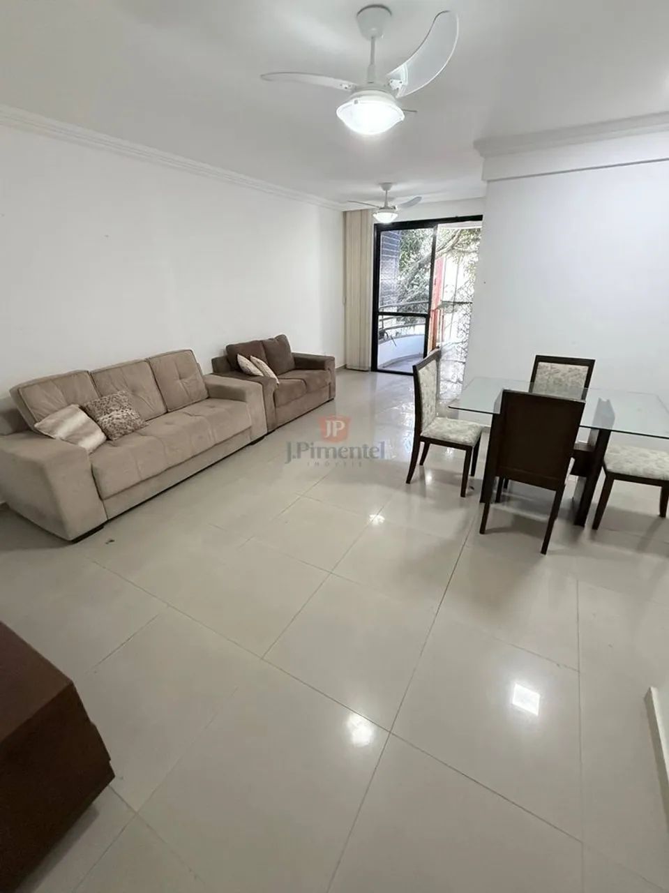 Apartamento 3 quartos com suite Amplo com Varanda e elevador 2 vagas de garagem - Foto 3