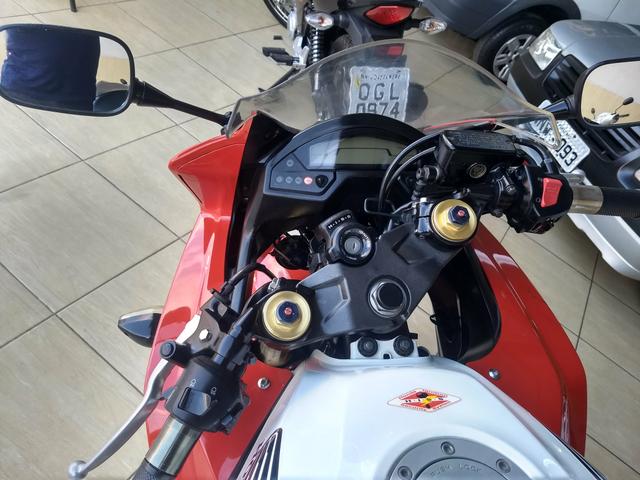 CBR 600F 2012/2012 com 46km, troco em Golf ou carro de maior valor - Foto 3