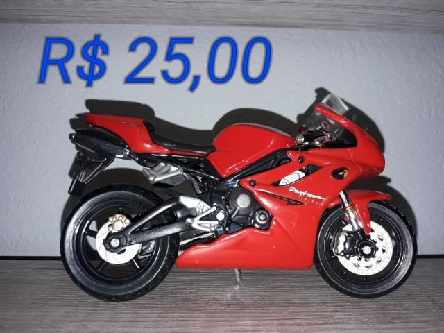 Miniatura de Moto. Escala 1:18. Modelos Diversos - Foto 4