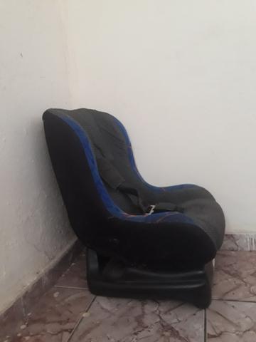 Vendo uma cadeira infantil para carro