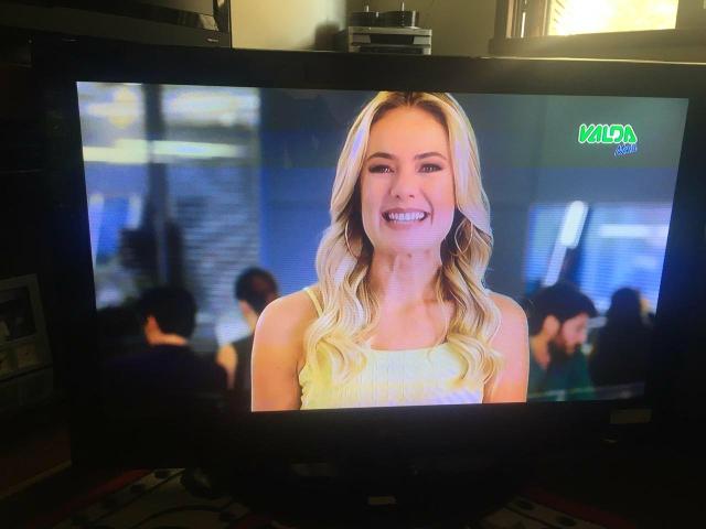 Vendo TV 42 polegadas com controle