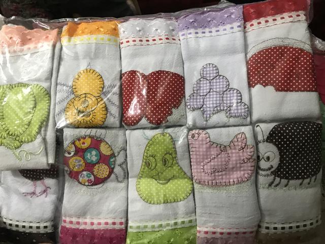 Vendo colcha de cama, panos de prato, tapetes - Foto 4