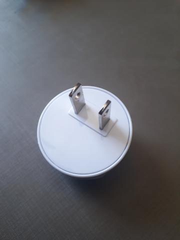 Carregador com 4 USB e adaptador para outros países - Foto 4