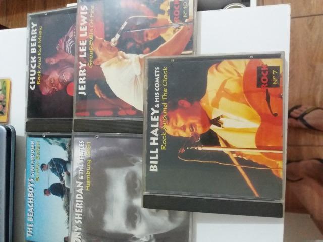 Coleção com cinco cds de rock antigo