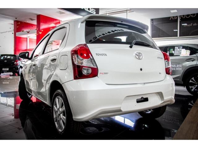 TOYOTA ETIOS 1.5 X PLUS 16V FLEX 4P 2019 - Foto 4