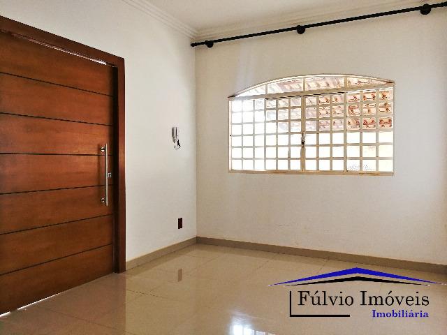 Magnífico sobrado com escritura, 3 quartos, churrasqueira na Colônia Agricola Samambaia - Foto 2