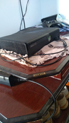 Xbox 360 ótimo estado funcionando perfeitamente