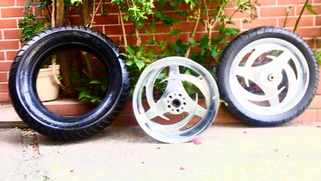 Rodas NOVAS Harley Davidson aluminio cromada.