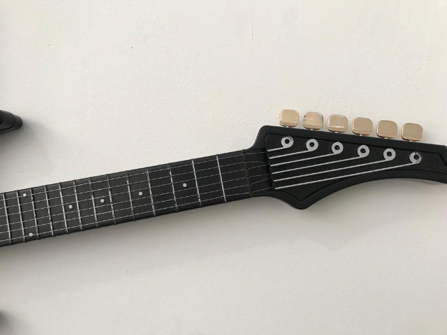 Guitarra de brinquedo funcionando - Foto 2