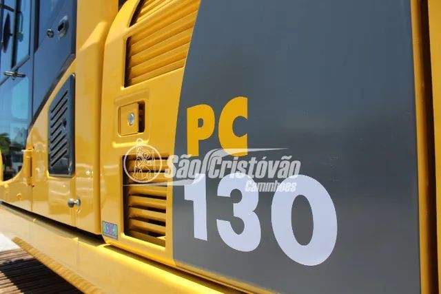 Escavadeira Komatsu PC 130