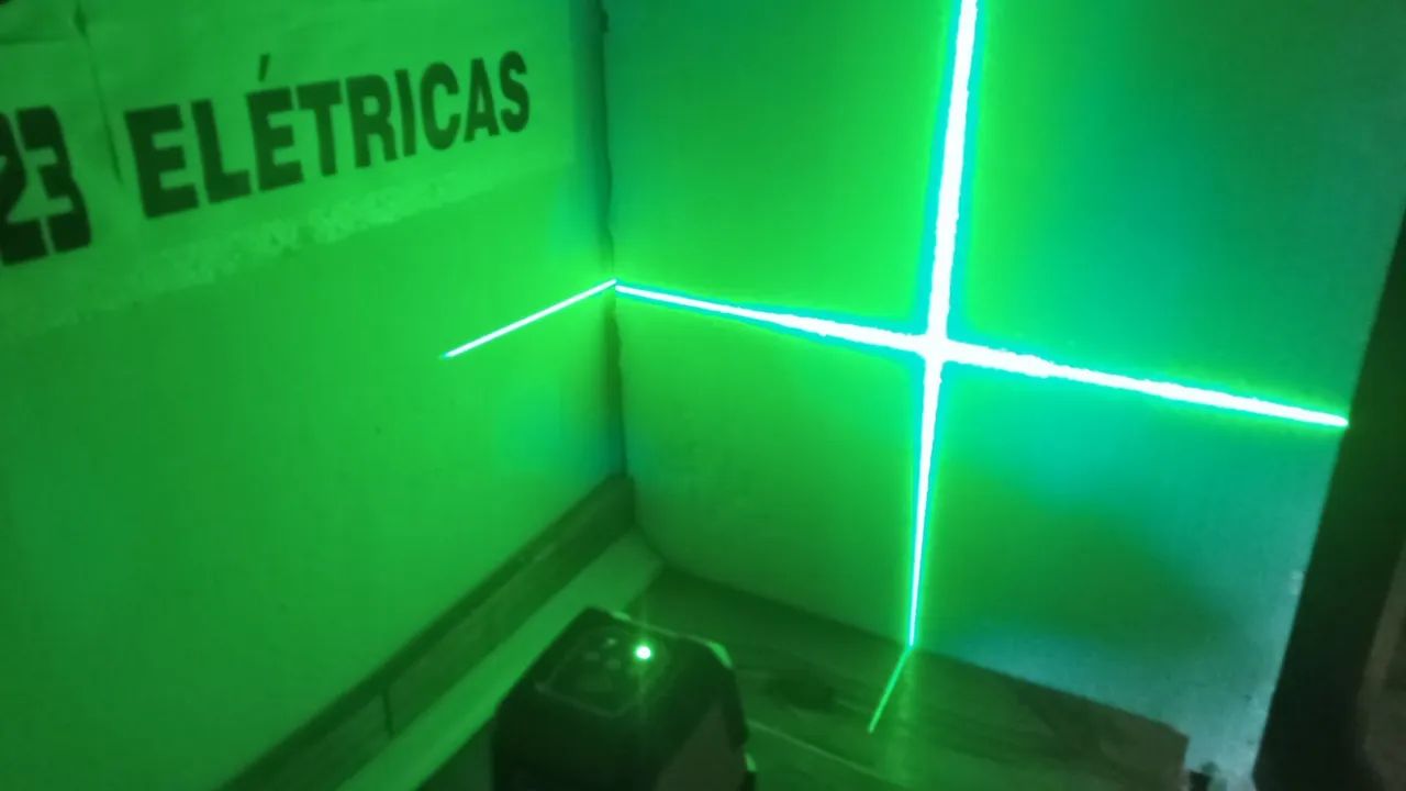 Nível laser de 2 linhas recarregável, entrego  - Foto 2