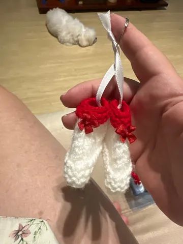 Lembrancinha de bebês branco e vermelho  - Foto 2