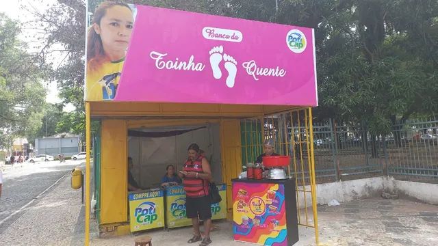 Vendo essa banca no centro de Teresina praça saraiva bem conservado 