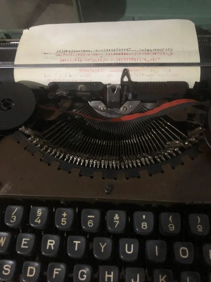 Maquina de datilografia Olivetti Roma - funcionando - Foto 3