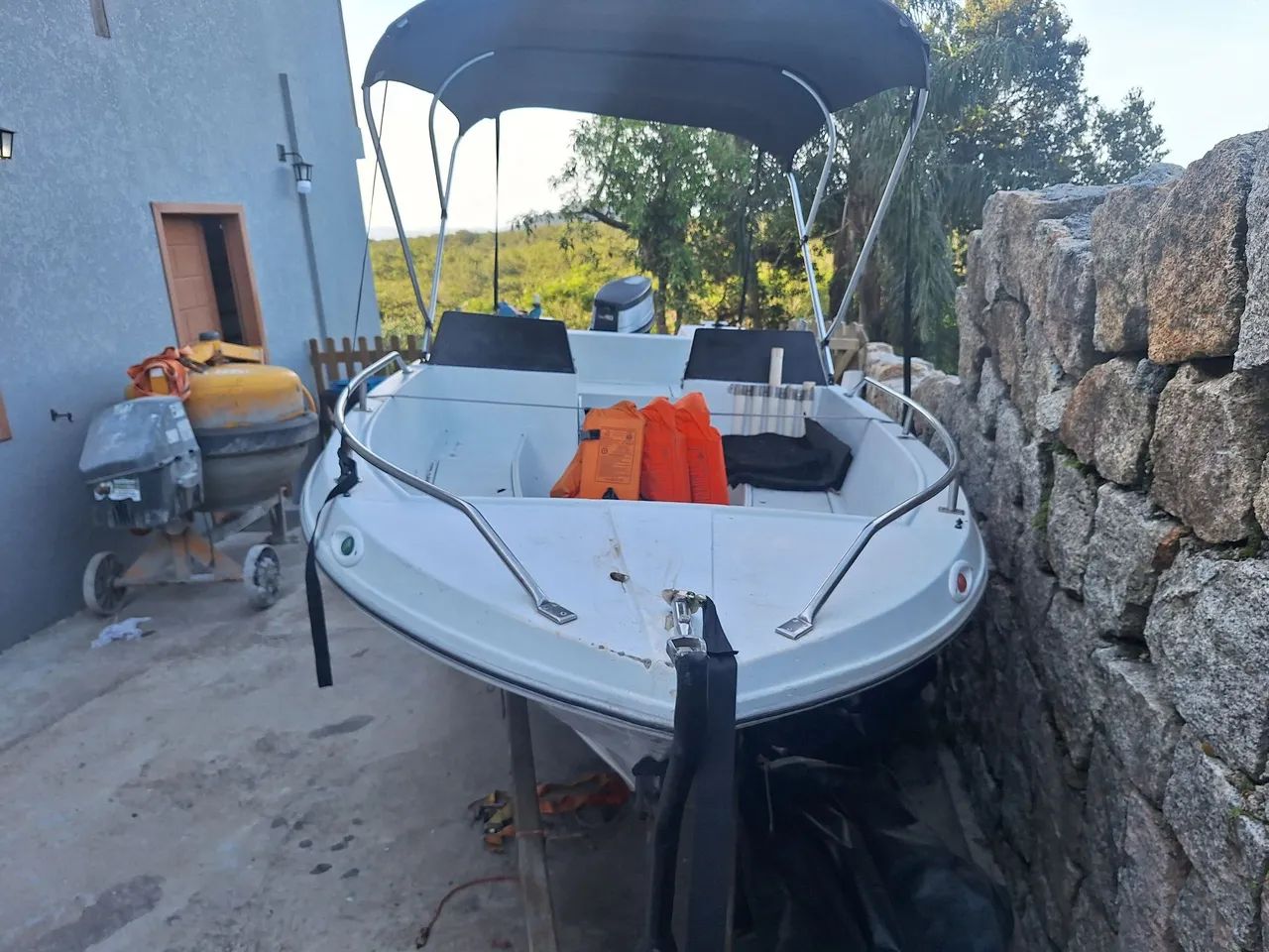 Lancha de fibra de vidro com motor 40 HP, 2 tempos revisado