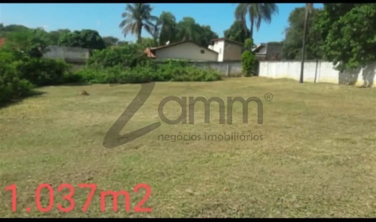 Terreno à venda no Parque Xangrilá, Campinas/SP. Localizado na área nobre do condomínio, e