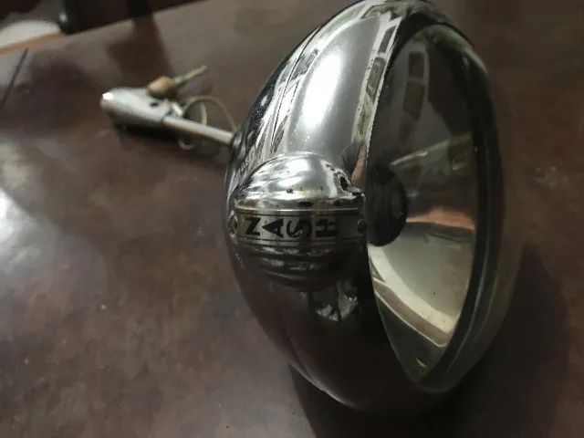 Antigo Farol Caça Mulatas Unity MF G.Co. S5